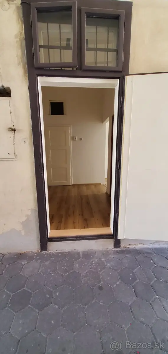 Prenájom nebytového priestoru 23,6 m² – Centrum Košíc – foto 10