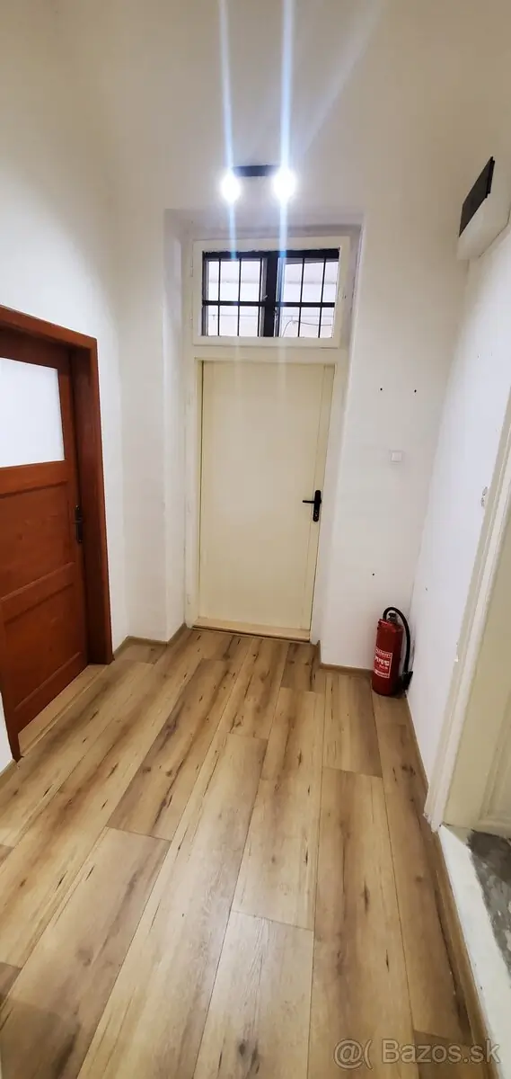 Prenájom nebytového priestoru 23,6 m² – Centrum Košíc – foto 7