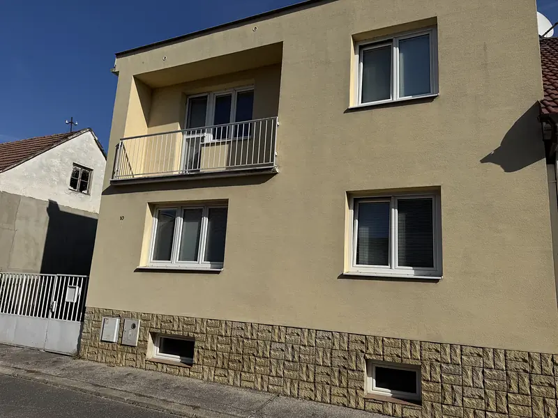 Veľký priestor, záhrada, garáž a potenciál vytvoriť si bývanie podľa seba – foto 3