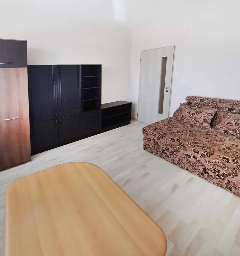 Ponúkame na prenájom 3-izbový byt s lodžiou na tr. SNP – Terasa. – foto 3