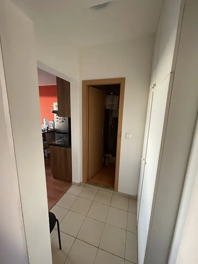 Prenájom - 2-izbový byt s loggiou, šatníkom a pivnicou – Vlčie hrdlo, BA – foto 12