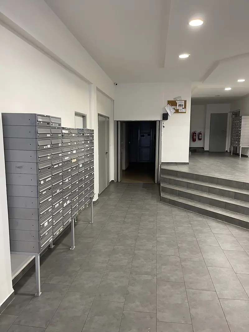 Prenájom - 2-izbový byt s loggiou, šatníkom a pivnicou – Vlčie hrdlo, BA – foto 3