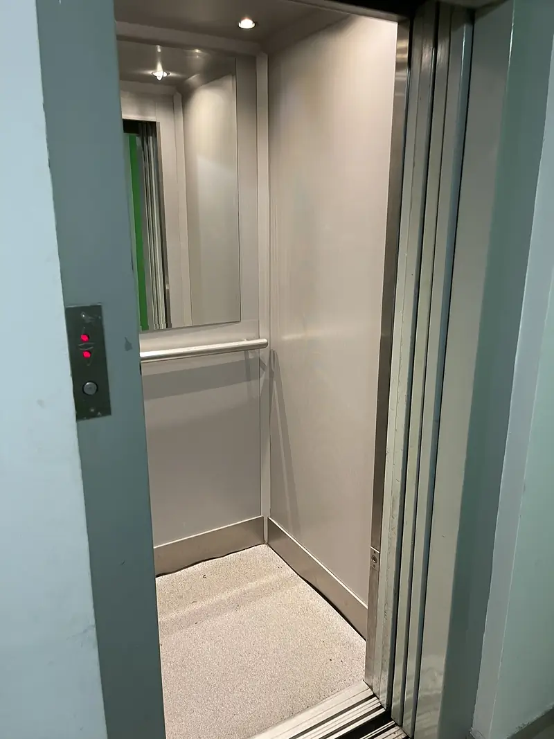 Prenájom - 2-izbový byt s loggiou, šatníkom a pivnicou – Vlčie hrdlo, BA – foto 5