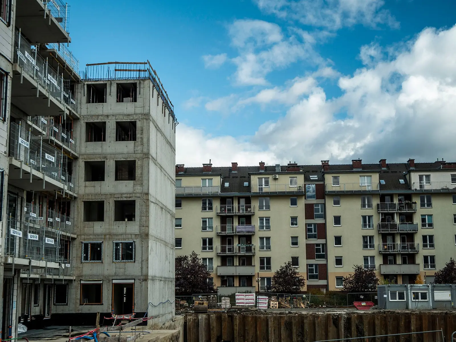 Výstavba bytov je najslabšia od roku 2000: v 2. štvrťroku dokončili len 2 368 bytov